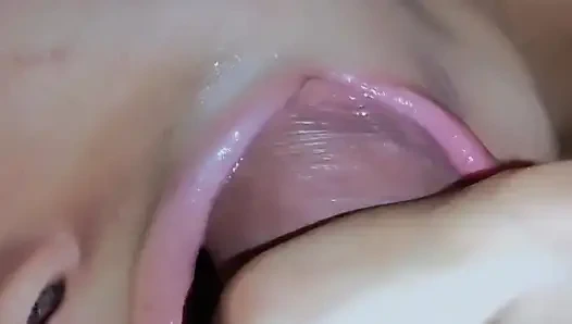 Anal takıntı. Ondan beni götümden sert sikmesini istiyorum ve sonunda ağzıma boşalıyor