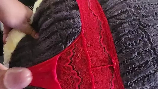 Çift kirli külot koleksiyonuyla oynuyor