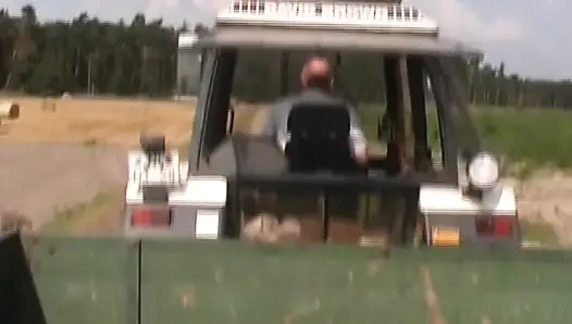 Bu Alman bebek kamyonda yarağını emmek istiyor