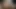 Baştan çıkarıcı esmer direk dansı yapıyor ve kendini parmaklıyor