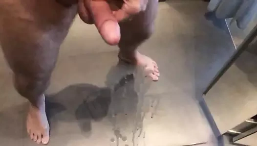 Güçlü bir cumshot ile büyük bir yük boşalmak