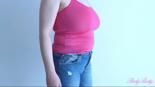 Mükemmel doğal büyük memeli kıllı orta yaşlı seksi kadın