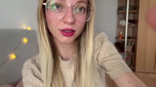 Asmr kız arkadaş seni yatıştırıyor