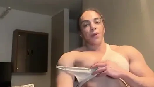 Zenci orta yaşlı seksi kadın sert götü esnedikten sonra titriyor