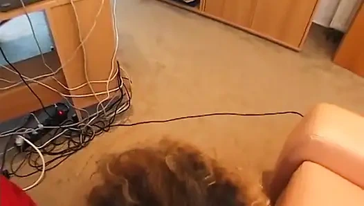 Harika sarışın orta yaşlı seksi fahişe yumuşak yarak emiyor