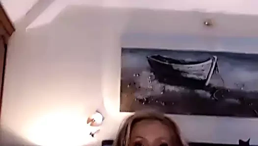 Sarışın götlü sürtük