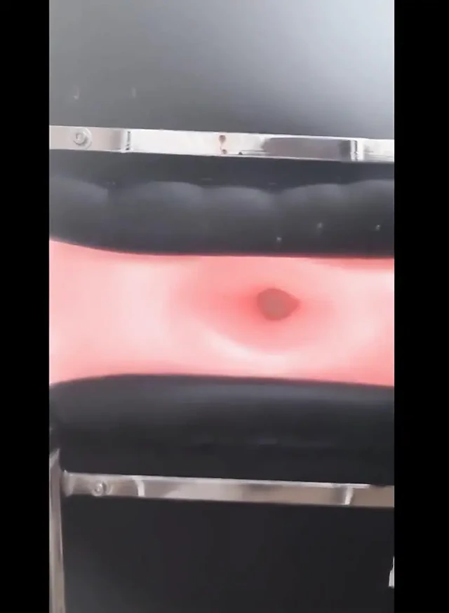 Egzersiz donut topu pompalanıyor