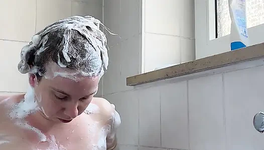 Duşta benimle yakın görüş