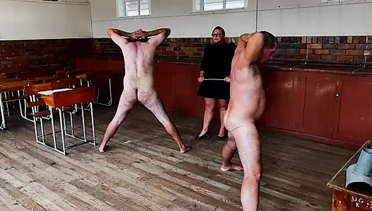 Dominatrix sahibe April - köle eğitim akademisi