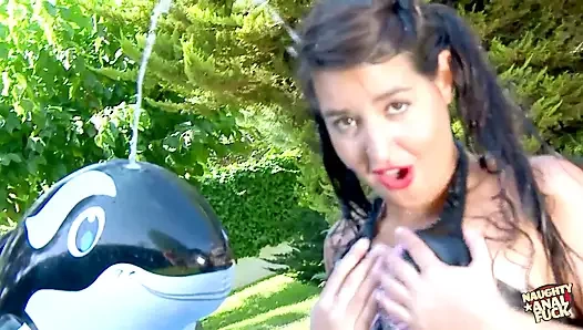 Bu tombul esmerin dildoyla mastürbasyonunu izlemek ve sonra tahrik edici anal seksin tadını çıkarmak tamamen tahrik edici