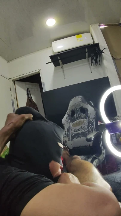 Gırtlağına kadar şampiyon siyah maske 3