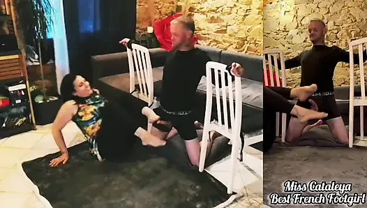 Hadi, naylon çoraplarımı sik ve boşalmaya çalış!! Haha!!