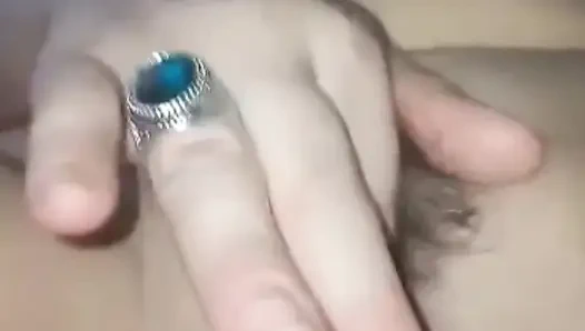 Asyalı ateşli orta yaşlı seksi kadın amını siyah boğaya sert siktiriyor