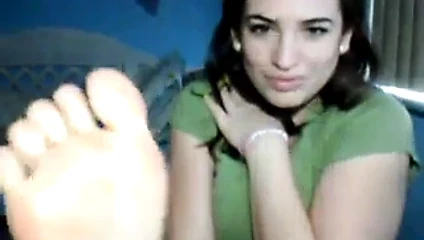 Scarlett'in yağlı ayakları