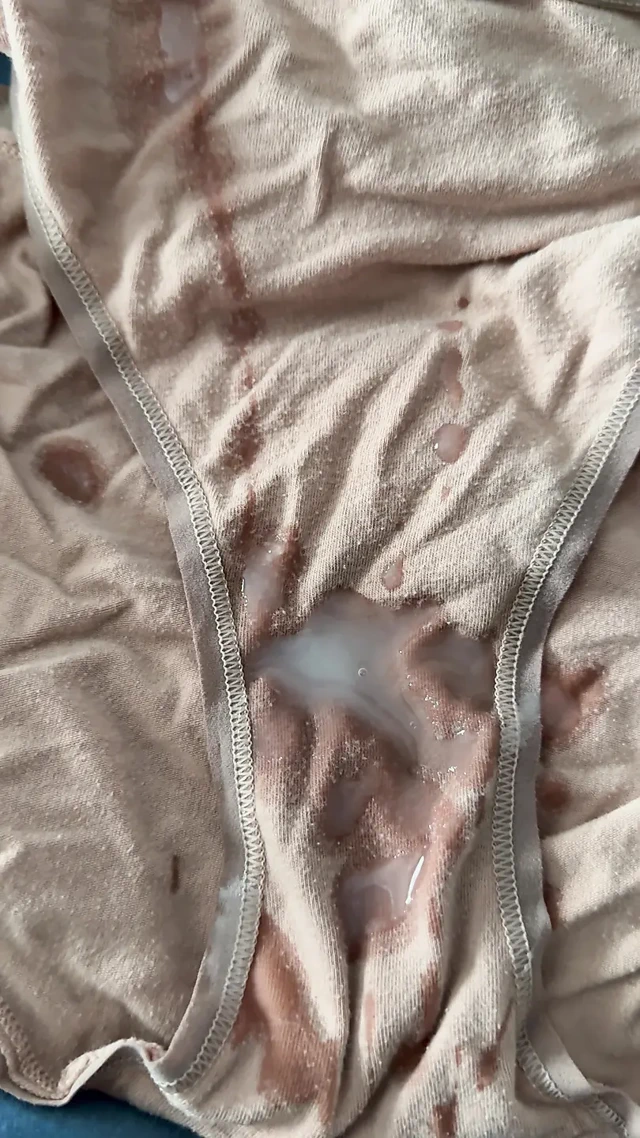 Karısının külotuna boşalma