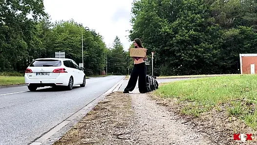 Beni gezintiye çıkardı... Bu yüzden beni sikmesine ve yüzüme boşalmasına izin verdim - klx