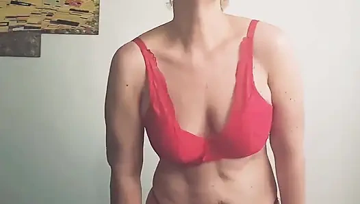 Günü doğru başlatmak için seksi bir striptiz. Beğendin mi?