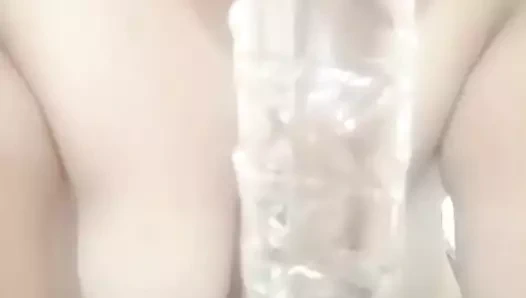 Sürtük olmak küçük ağzıma boşalıyor