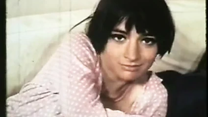 Kısa saç utangaç striptiz