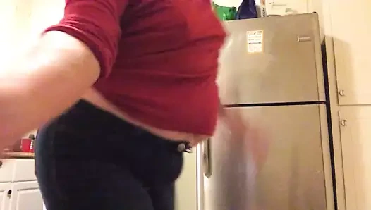 Popo ve meme uçlarını gösteren pawg