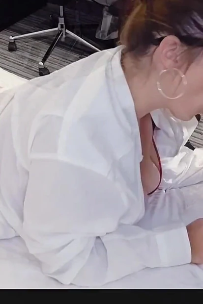 Я хранила некоторые грязные секреты с секретарем