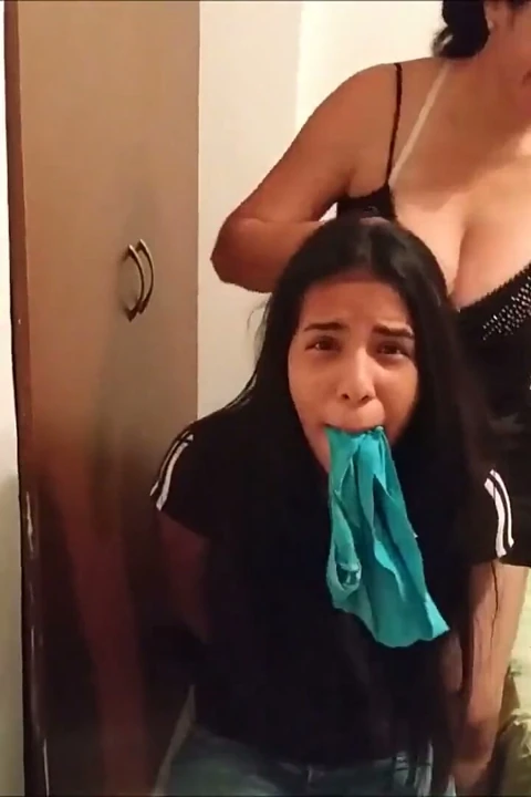 Üvey annenin küçük külot temizleyicisi