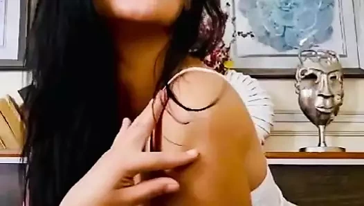 HellenDesire videosu