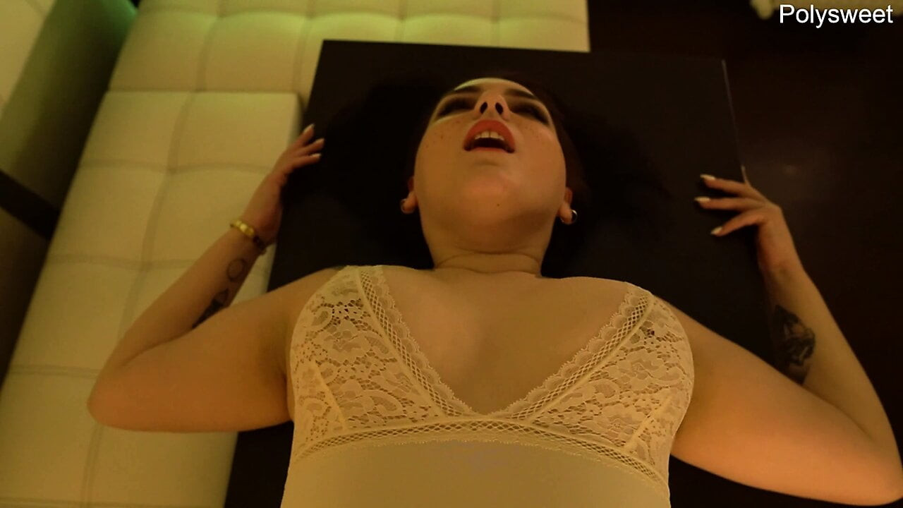 pov kahrolası çilli kız anal