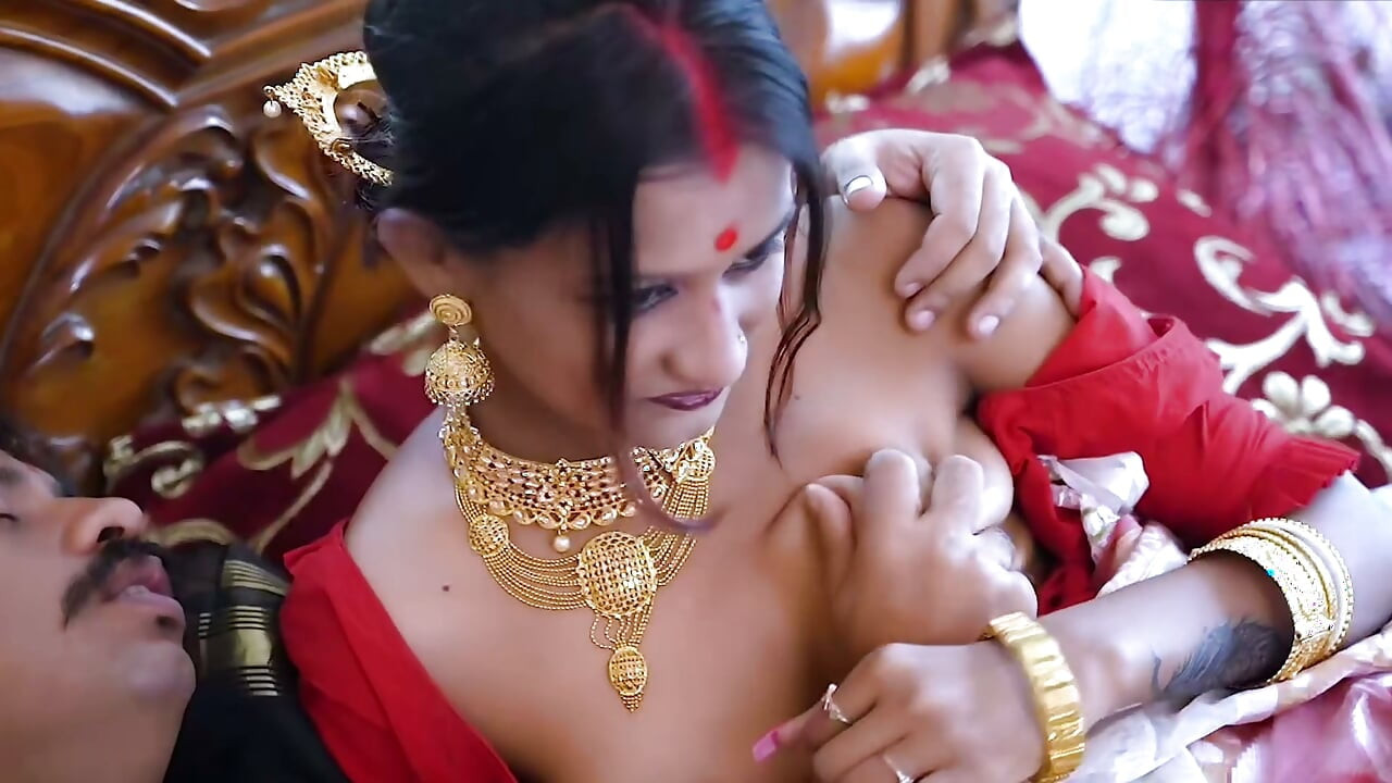 Naukrani ko paise ki lalach me jabbar dasti ghori bna kar pela
