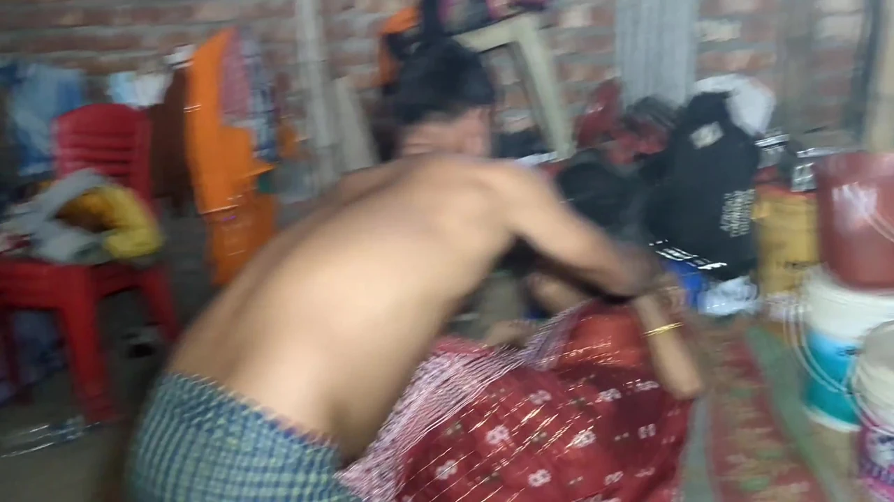 NU नए शादीशुदा पति और पत्नी का घर में सेक्स वीडियो