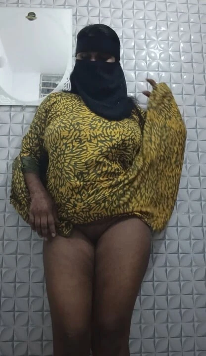 Desi girl relaxing bath time