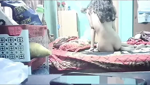 18 yaşındaki Hintli azgın kız arkadaş ilk kez sert seks yapıyor (bölüm-2)