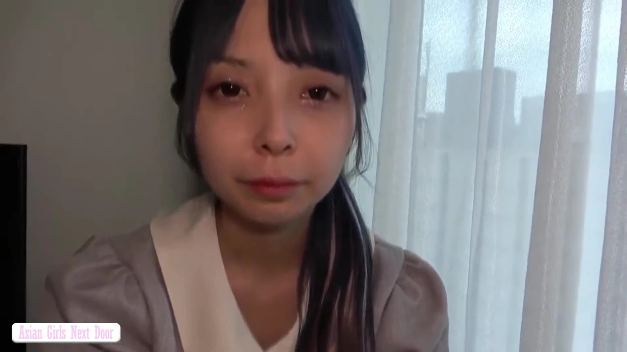 Top-ranked Cosplay Café Star Shares Exclusive After-event Behind-the-scenes Moments in a Private Photo Session