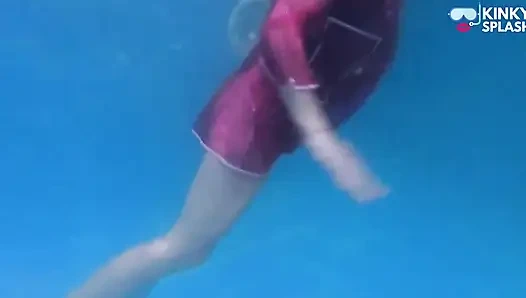 Pvc mac, lateks ve topuklu ayakkabılarla yüz ve oyna