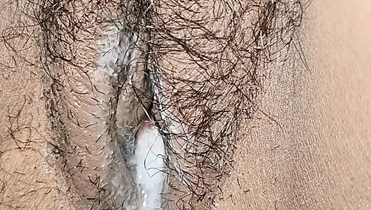 Hintli kadın yakın çekim kremsi amcık dölleme sikiş orgazm videosu