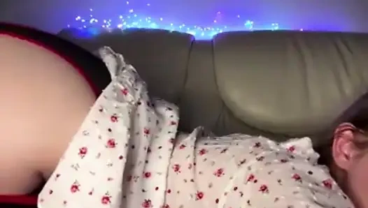 Seksi çoraplı Jucielussie twerk yapıyor