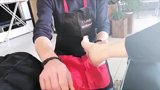 Spor salonundan sonra ayaklarımı kokla ve seni boşaltıyorum