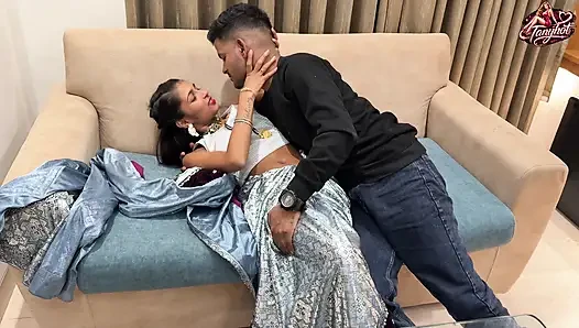 Evlendikten sonra koca ilk gecesini karısıyla geçirdi ve onunla seks yaptı.