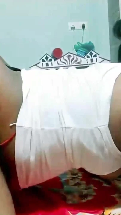 Seksi sevimli Delhili evli kadın Neha iş arkadaşıyla güzelce yarağa biniyor | Klip 2