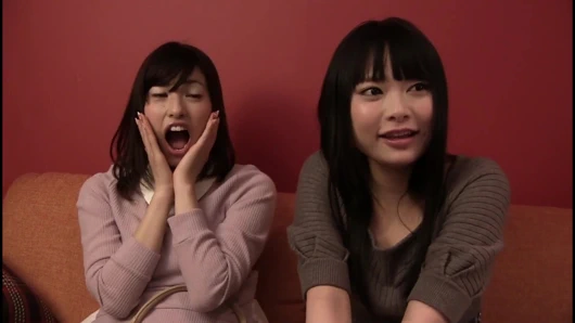 Arkadaşlarının önünde seks! Bir kızın yapabileceği en utanç verici şey!