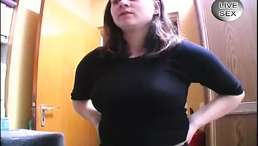 Harika bir Alman genç kız arkadaşının yarağını emmeye bayılıyor