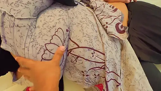 Mısırlı ateşli büyük memeler ve büyük götlü 19 yaşındaki iri güzel kadın hizmetçi sahibi tarafından sikiliyor, ev sahibinin odasını temizliyor - döl