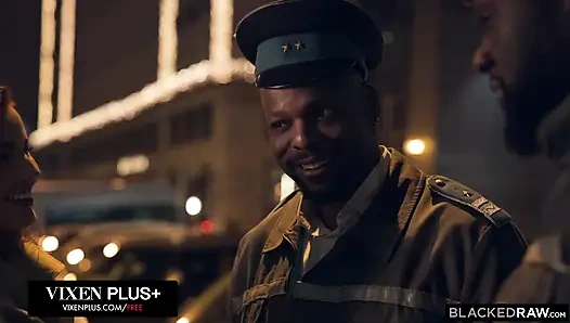 Blackedraw nakavt doğal agatha vega ve ella hughes iki polis tarafından sert sikiliyor!