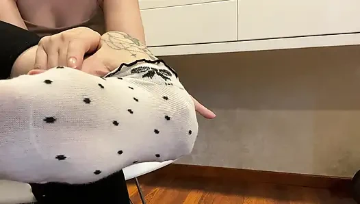 İş çıkışı ayaklara masaj kokulu çoraplar