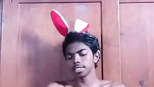 Paskalya çikolatası genç kız mastürbasyon yapıyor ve mastürbasyon yapıyor