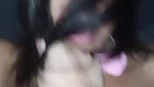 Ben ve üvey kız kardeşim evde yalnızım