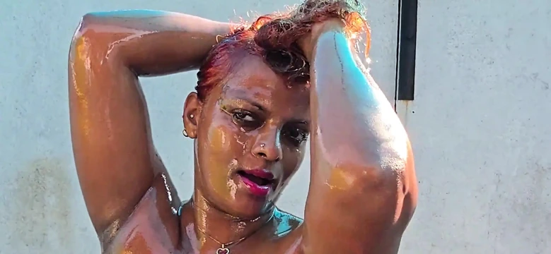 Nilmini sheron dushantha don çifti ile yağlı banyo ve sert sikiş seksi banyo