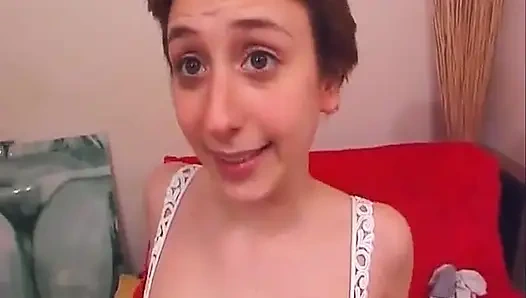 Fransa'dan pirsingli amcıklı genç kız herkesi boşaltabilir