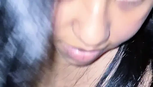 Kocam bir geziye çıktığında beni gerçekten sikiyor ve onu sikecek komşuyu arıyorum