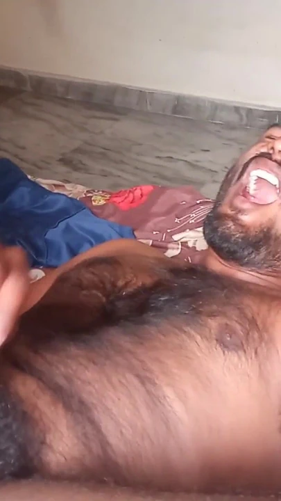 Ben sadece bekar yakışıklı çocuğum | Klip 1